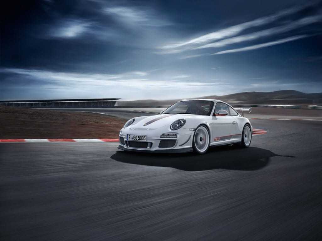 2011-Porsche-911-GT3-RS-4-0