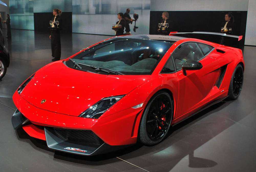 Lamborghini red Rosso Mars
