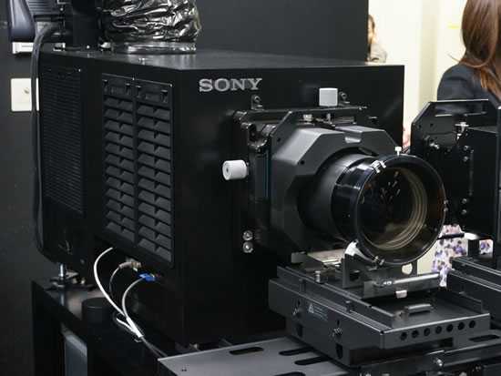 sony_4K_projector_SRX-R515P