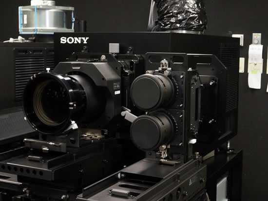 sony_4K_projector_SRX-R515P_3Dsupport