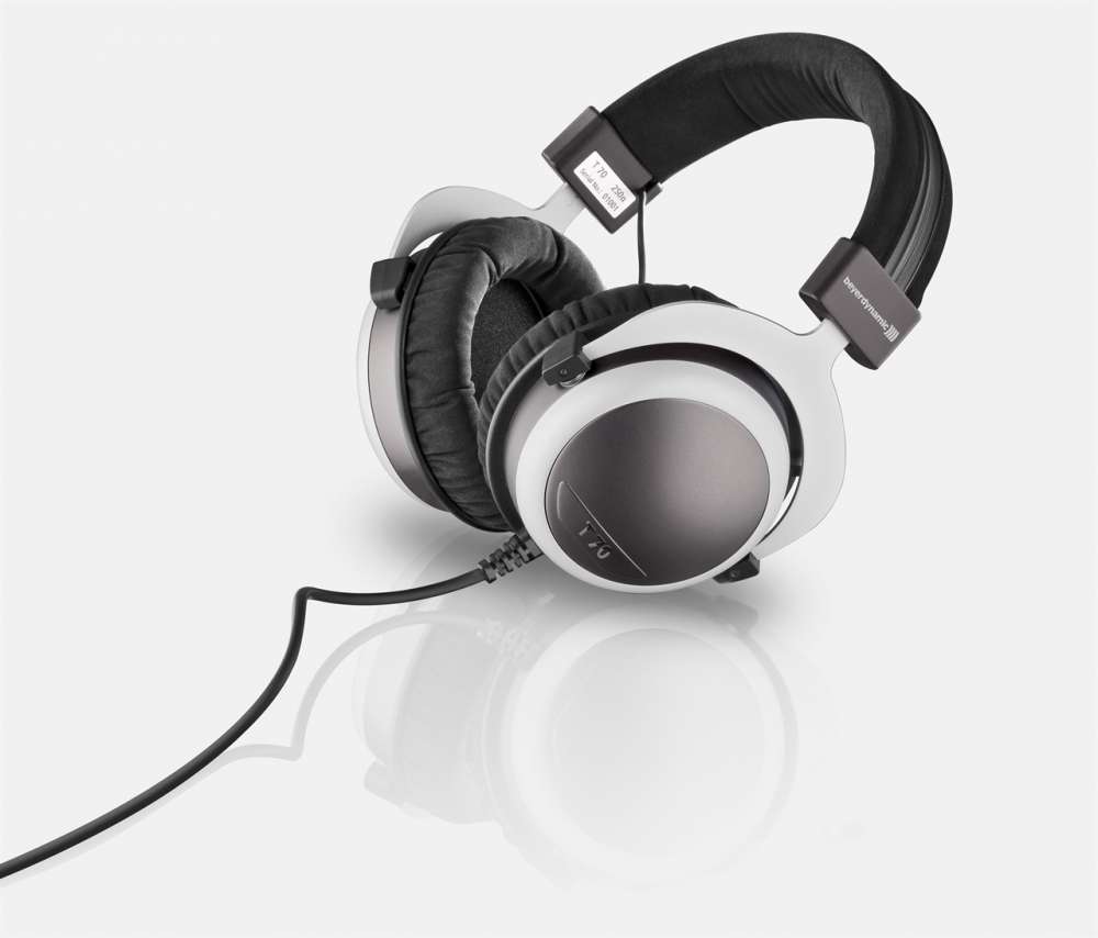 0001152_beyerdynamic_t70p_headphones
