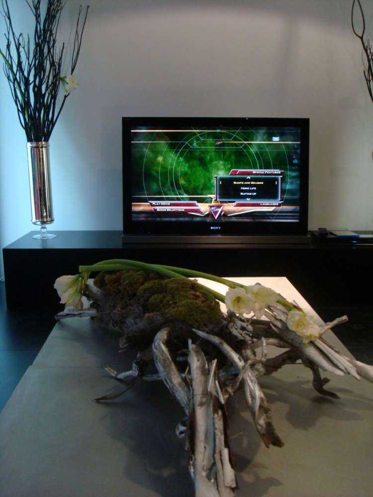 Η αυτοκρατορία αντεπιτίθεται: Νέες Sony monolith με 3D τεχνολογία