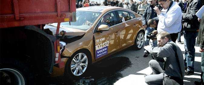 Ουπς… στραπατσαρίστηκε σε τέστ Volvo με το Collision Warning…