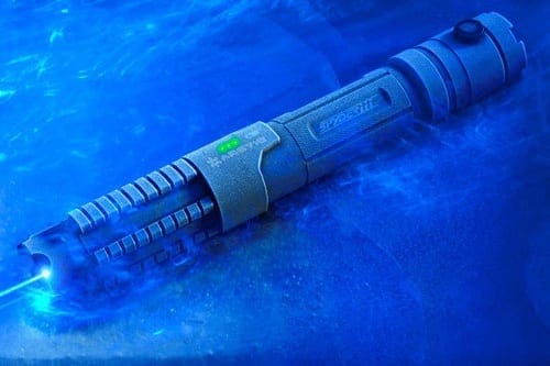 Star Wars stuff: φορητό λέϊζερ που "…μπορεί να βάλει φωτιά σε ανθρώπους ή πράγματα"