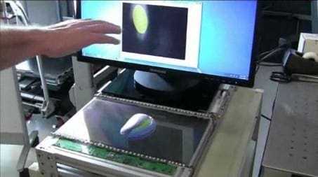 Χωρίς αφή το Microsoft Surface χάρη σε κάμερες και διαφανείς OLED οθόνες…