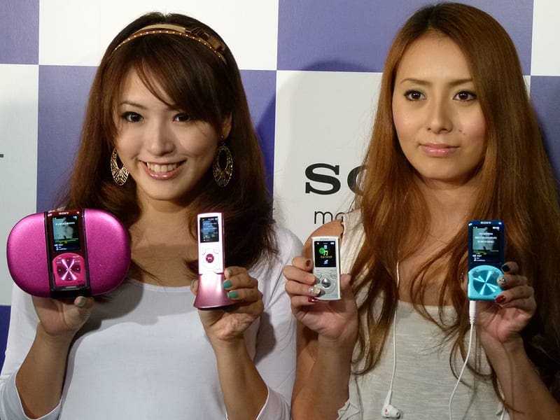 Φέρνουν την… άνοιξη (;!): new walkman docks…