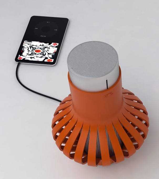 Ένα φορητό ηχείο που θέλει να βάλεις… χέρι!