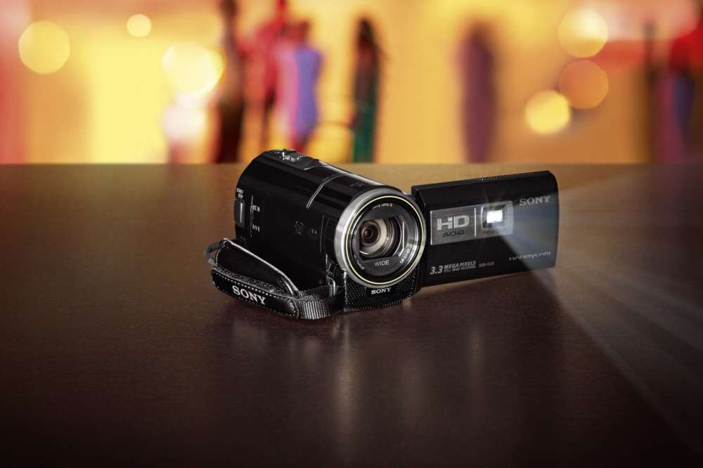 PJ10: βιντεοκάμερα με ενσωματωμένο… προβολέα;!