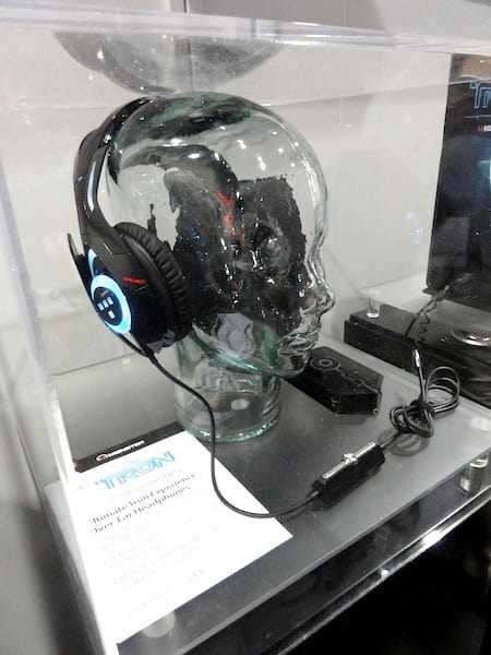 CES 2011 T1: ακουστικά… Tron!