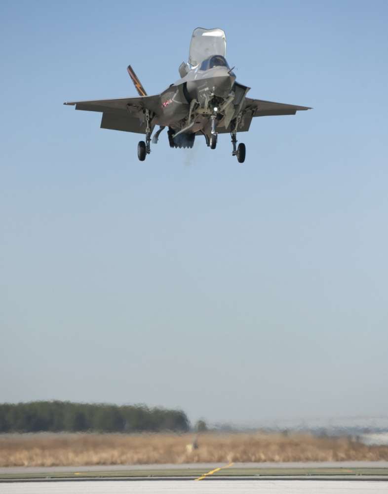 Νέα άγνωστα προβλήματα για το ακριβότερο πρόγραμμα μαχητικού στον κόσμο: το F-35 σε ‘κόσκινο’ από επιτροπή του Πενταγώνου…