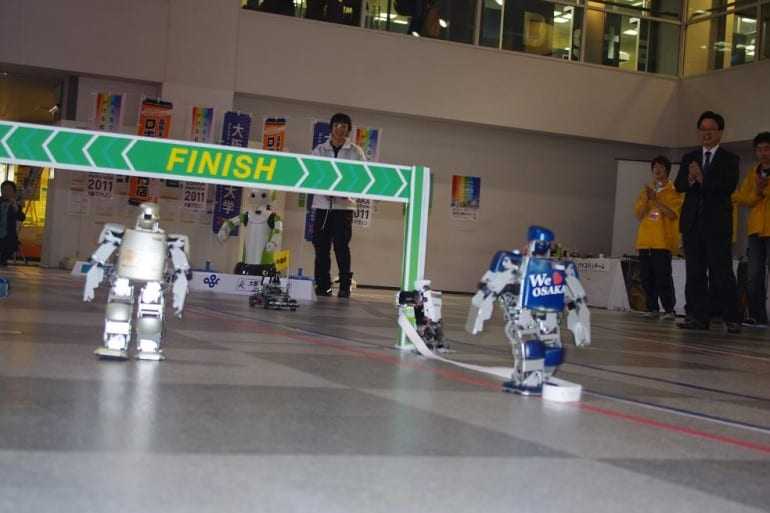RoboMara 2011: ένα αυτόνομο ρομπότ κερδίζει τον μαραθώνιο στο… νήμα!