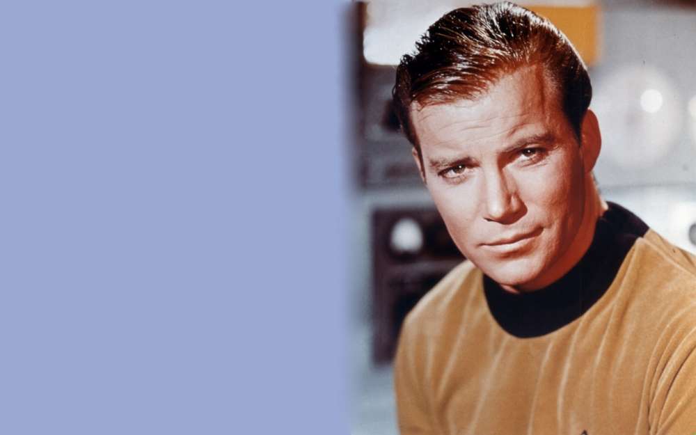 Ο… captain Kirk ξυπνά τους αστροναύτες του Discovery!