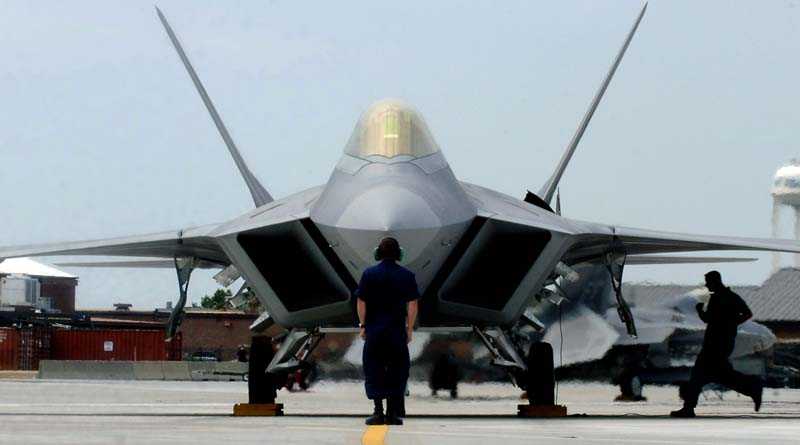 To F-22 είναι απών από τη Λιβύη: γιατί το ‘υπερμαχητικό’ δεν μπορούσε να συμμετέχει…