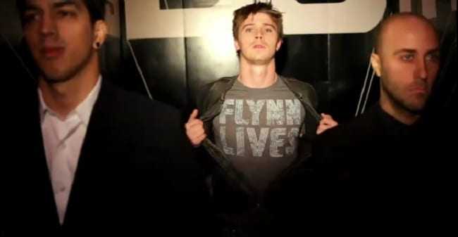 “Ο Flynn είναι ζωντανός…” Αυτό μαθαίνουμε στο πρώτο teaser βίντεο για το Tron 3!