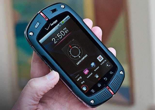 Έφτασε το νέο σου smartphone… Arnold!