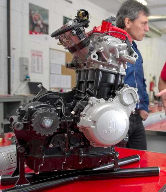 Το νέο touring project της Husqvarna στα 900cc…