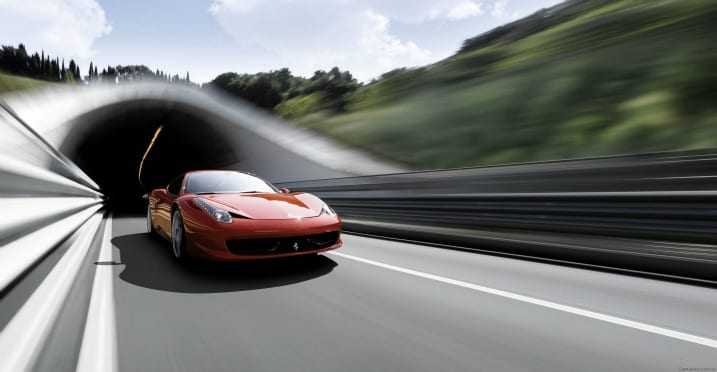 Το ‘Fifth Gear’ ρίχνει μια McLaren MP4-12c σε μονομαχία με μια Ferrari 458 Italia