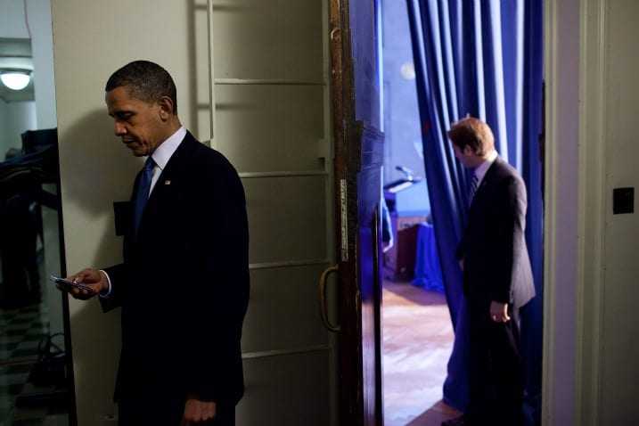 Barack Obama – άρχισε το tweeting από τον λογαριασμό @BarackObama