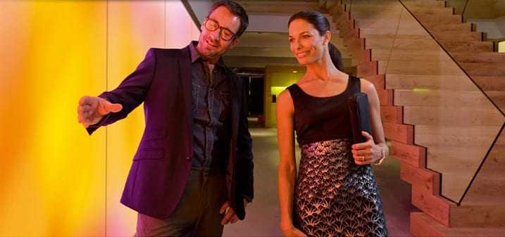 Ένα πάνελ τοίχου που απορροφά τον ήχο και εκπέμπει LED φως…