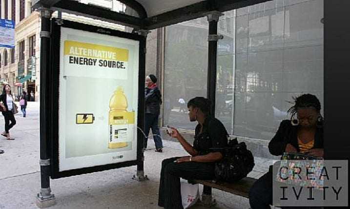 Η στάση λεωφορείου φορτίζει τις μπαταρίες…