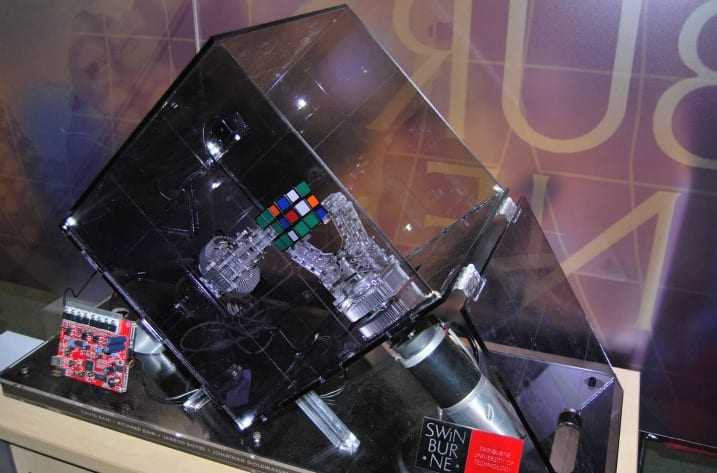 Rubik’s Cube: ένα ρομπότ σπάει ρεκόρ…