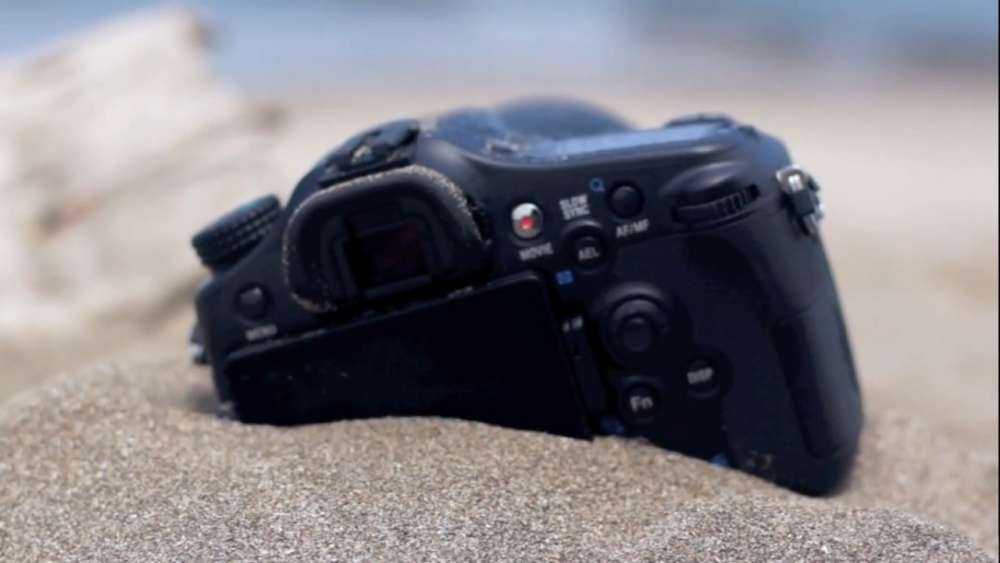 Sony a77 – πρώτη εμφάνιση με ‘πικάντικο’ βίντεο στο ΥouΤube..!