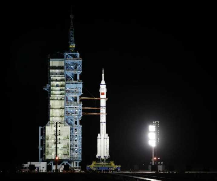 Πρώτη εκτόξευση για τον Shenzhou-8…