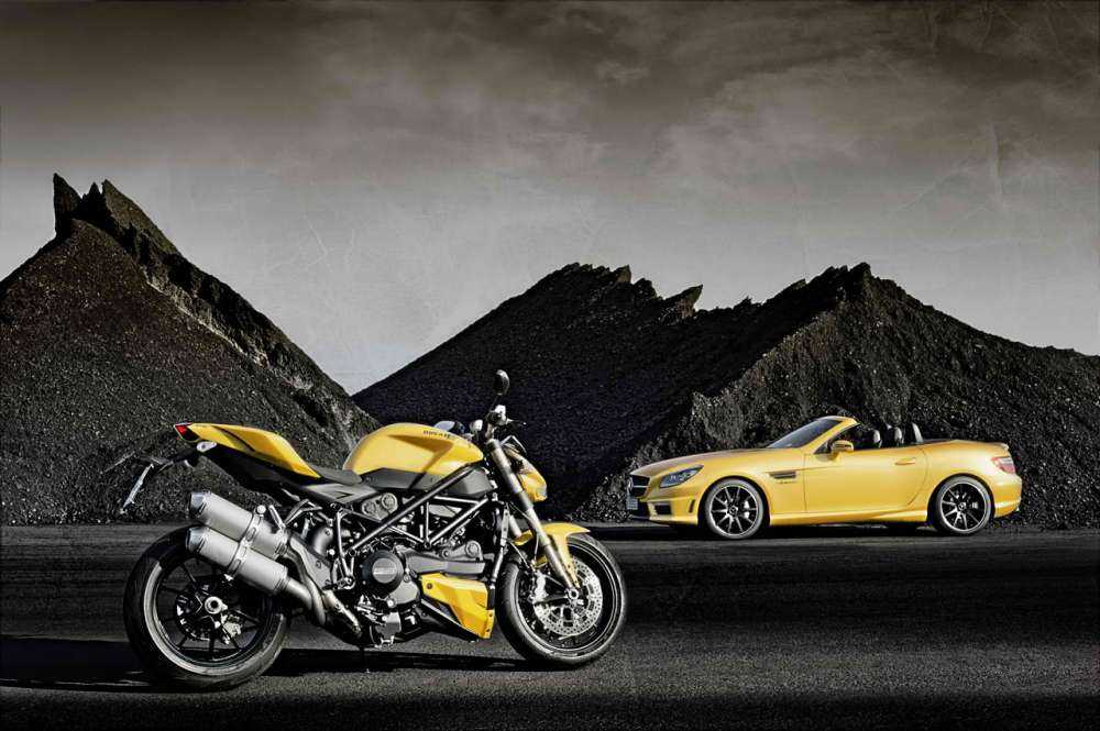 Mercedes-Benz  SLK 55 AMG και Ducati Streetfighter 848…