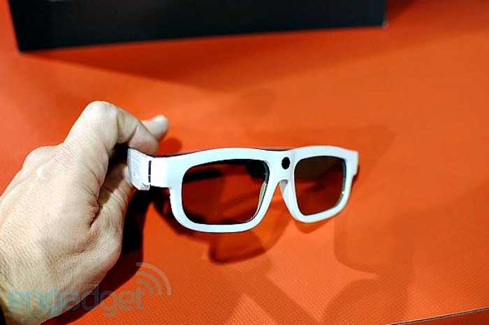 Έκθεση CES 2012 – τα ενεργού 3D γυαλιά της Xpand…