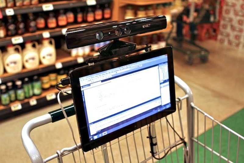 Ένα καροτσάκι σουπερμάρκετ με χρήση… Kinect!