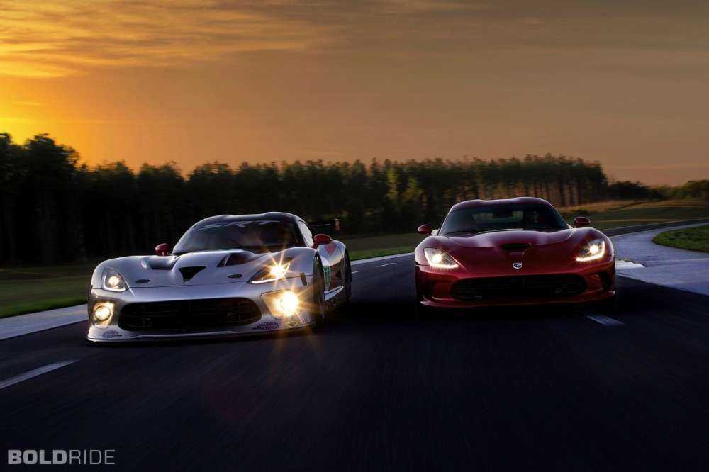 Η 2013 SRT Viper σε – πολλά – βίντεο…