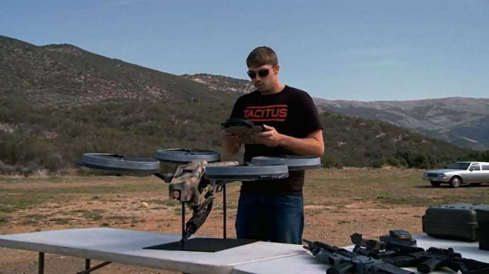 Το απίστευτο – και σοκαριστικό, Quadrotor Machine Gun…