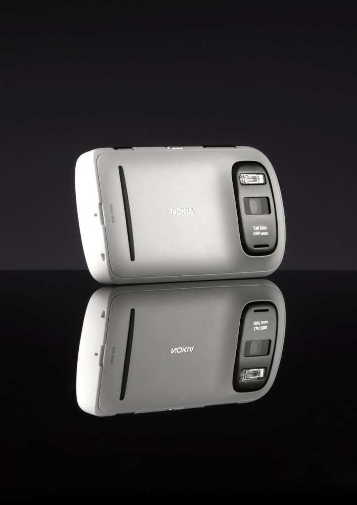 Nokia 808 PureView “making of” βίντεο…