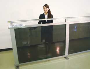 Sharp see-through ηλιακά πάνελ…