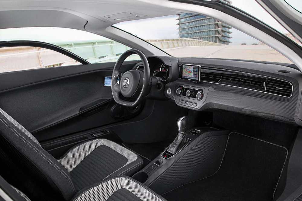 Volkswagen-XL1-Interior-02