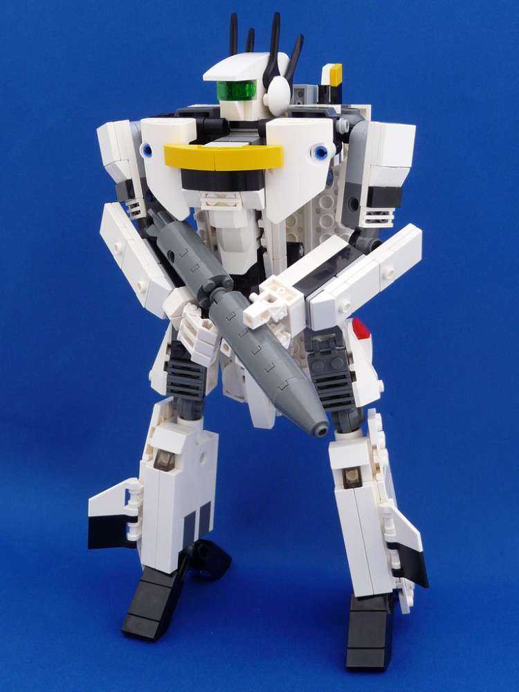 Macross/Robotech LEGO που μεταμορφώνεται;
