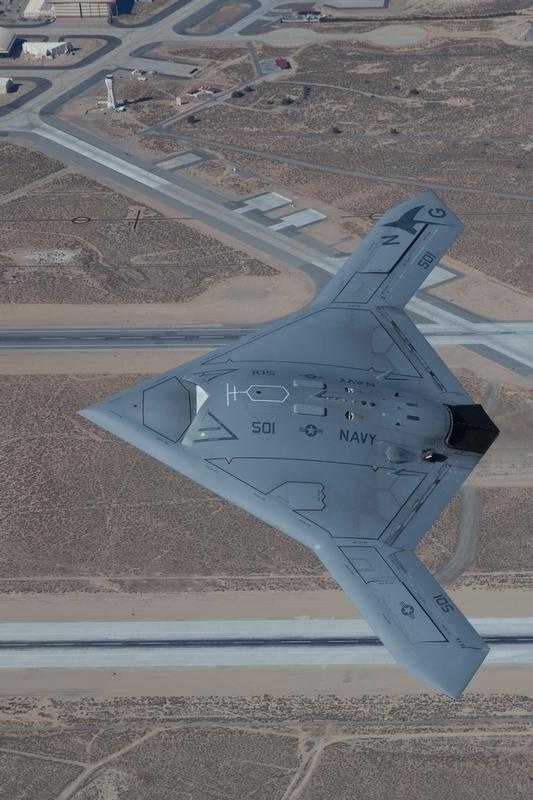 Ιστορικό – το πρώτο ρομπομαχητικό X-47B εκτοξεύεται από αεροπλανοφόρο…