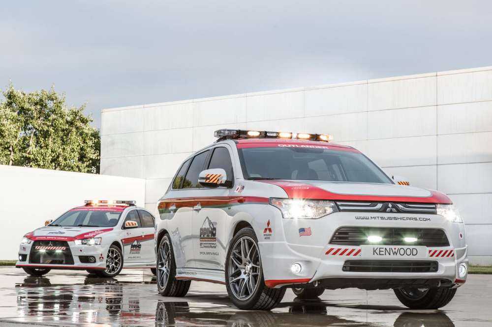 Mitsubishi Lancer Evolution + Outlander Pikes Peak safety cars