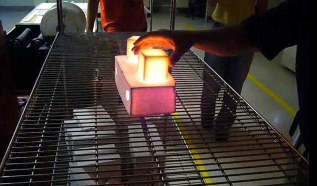 NASA θερμικά πλακάκια αντέχουν σε 2,200 βαθμούς…