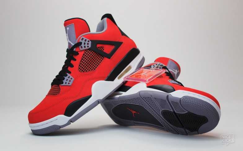 Air Jordan 4