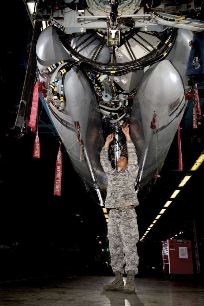 Αναβάθμιση για τους γερόλυκους B-52 Stratofortress…