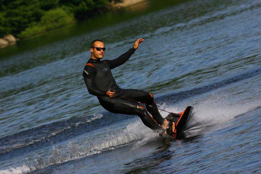 Jetsurf Motorized Surfboard Gadgetfreak Not Just Tech