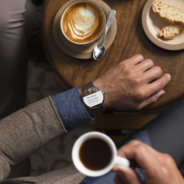 First-Smartwatch-powered-by-Android-Wear-1