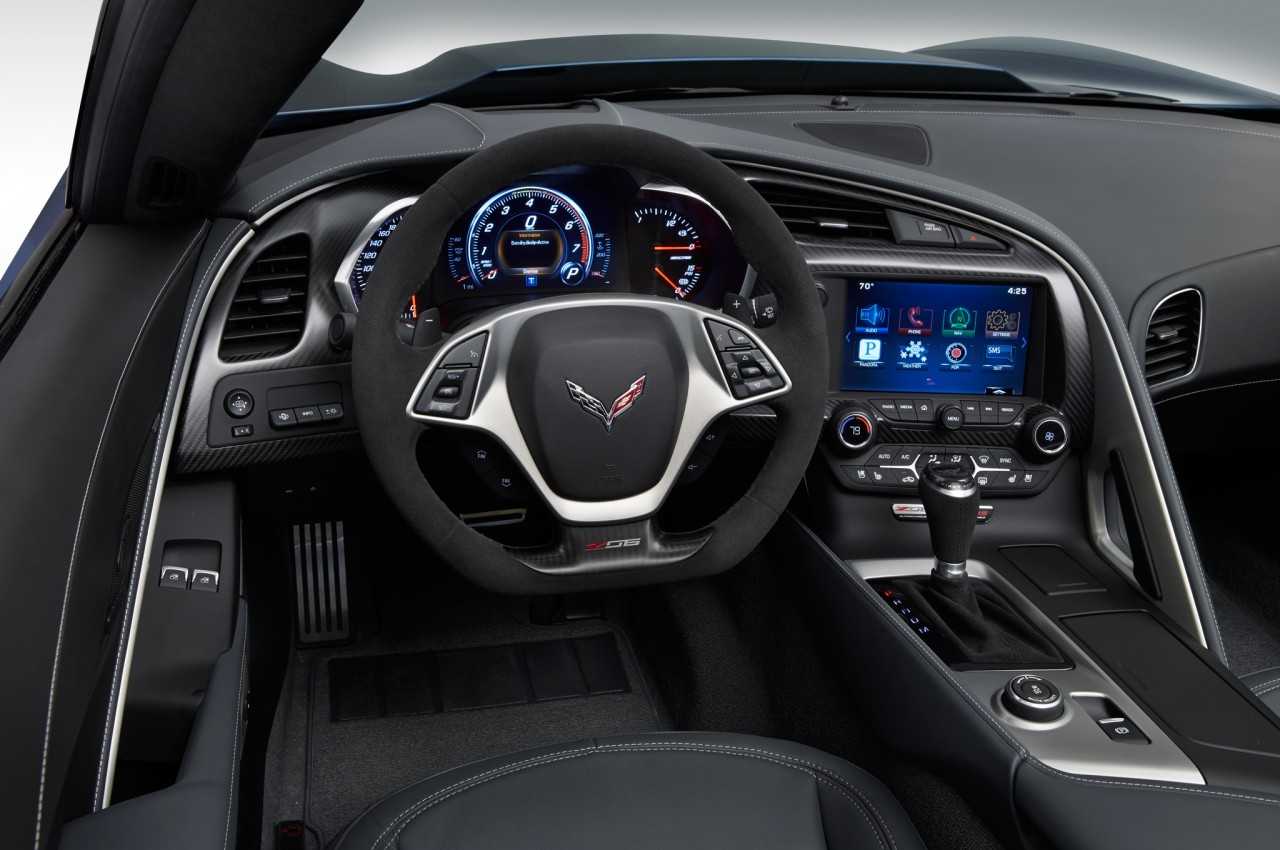 2015-Chevrolet-Corvette-Z06-Convertible-cockpit