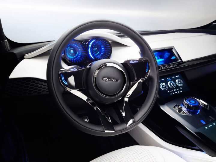Jaguar-C-X17-Concept-Interior-Steering-Wheel-01-720x540