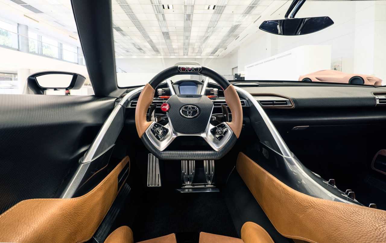 03-Toyota-FT-1-Graphite-Concept-Interior-04