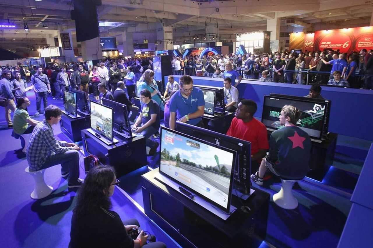 Playstation 4 – διέλυσε και τον Ιούλιο το Xbox…