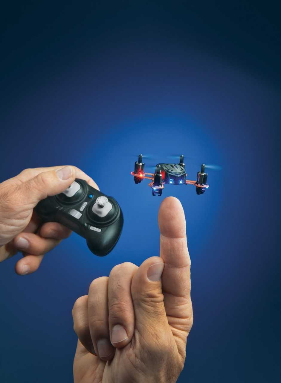 Tomy RC Quadrotor – ρομποτικό για κάθε επιφάνεια…