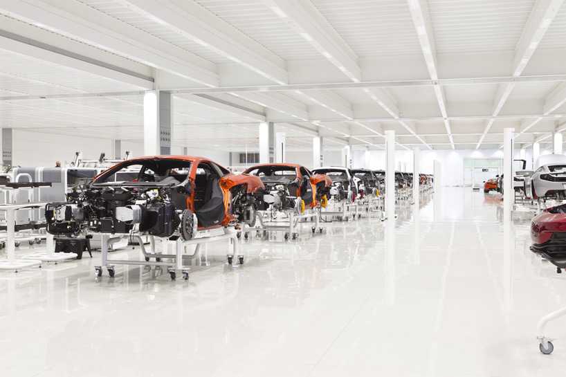 Μια ματιά στο φουτουριστικό Κέντρο Παραγωγής της McLaren…