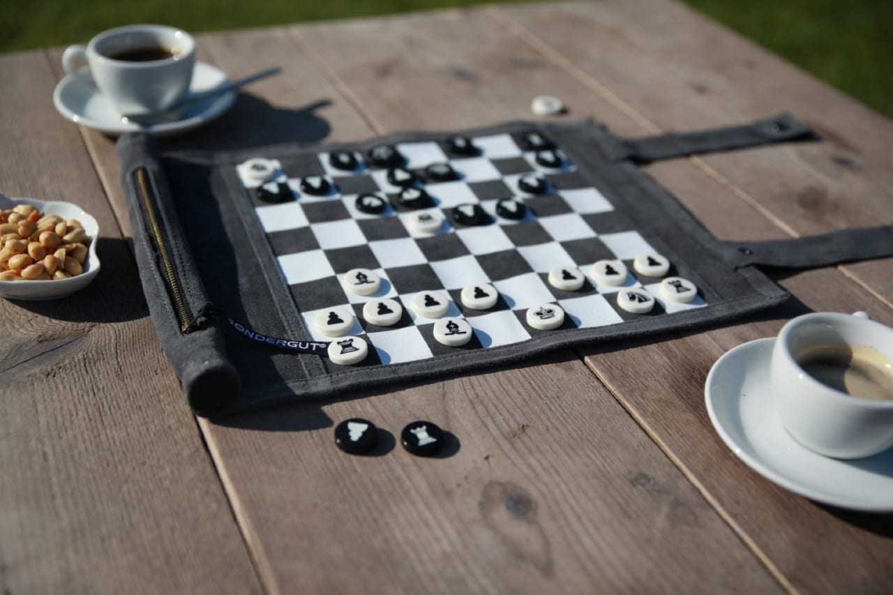Sondergut Roll-Up Chess Game